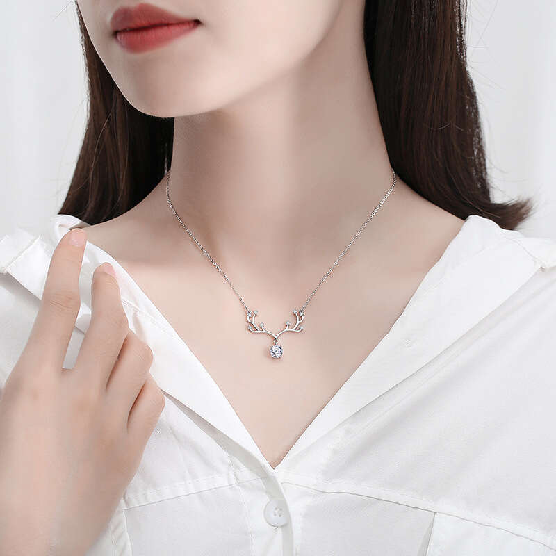 New S925tyle Deer With You Collarbone Chain S925 S925terling S925ier Necklace MoiS925S925anite One caratS925 S925imulated ChineS925e Valentine'S9