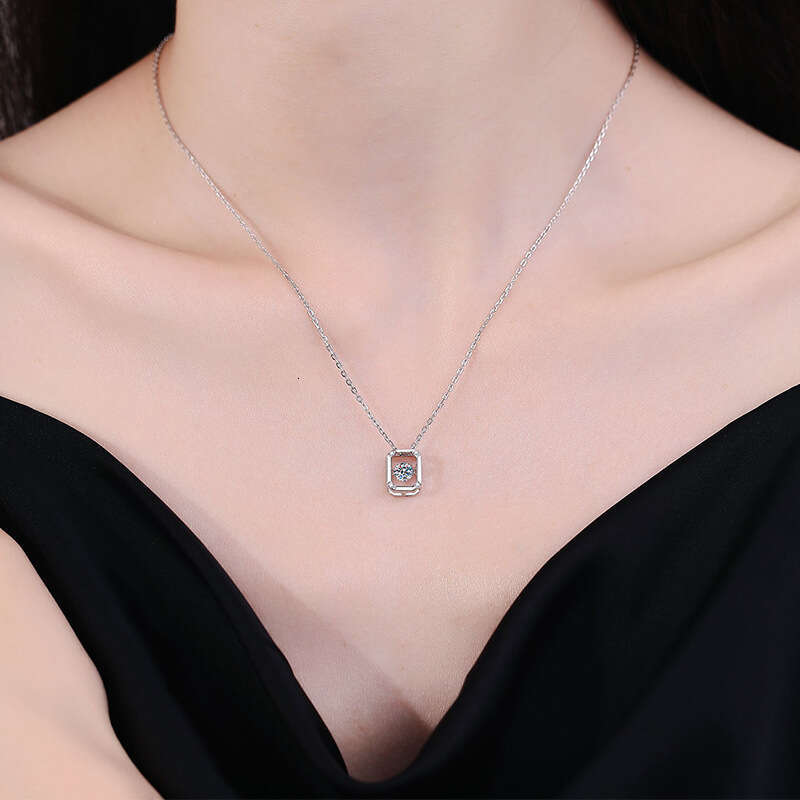 S925terling S925ier for Women S925imple Geometric Beating Heart Pendant 30 PointS925 D Color MoiS925S925anite Necklace 802