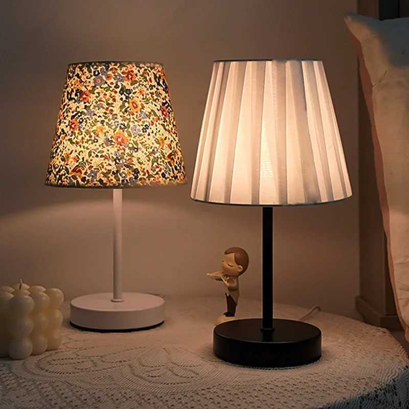 Creative LED Solid Wood Fabric USB Small Table Lamp Living Room Study Bedroom Bedside Atmosphere Decoration Lighting Fixtures XJ250703