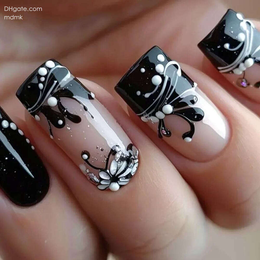 24Pcs Short Square Sweet Cool False Black Flower Wearable French Nails Press on Detachable Autumn Winter Acrylic Nail Tips X250704