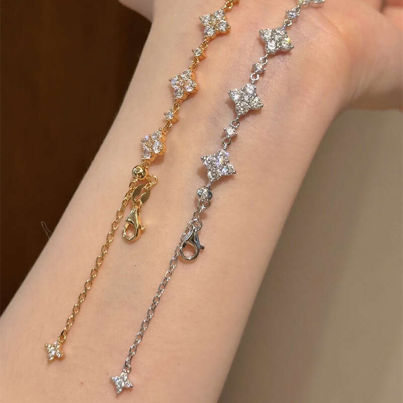 DHCollections Gold Jewelry 2024 New S Full Dia Flower Simple Sweet Temperament Fashion Inlaid Sier Bracelet for Women