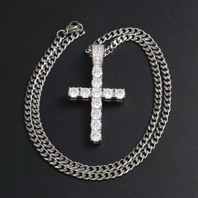 Wholesale Fashion Iced Out Moissanite/Zircon Cross Pendant for Necklaces
