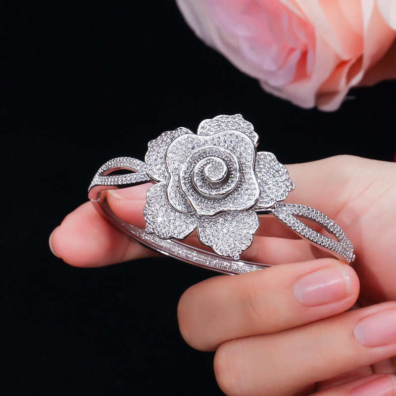 Trendy Jewelry for Women Fashion Creative Flower Bracelet Super Shiny Full Dia Zircon Bangle Hot Sale