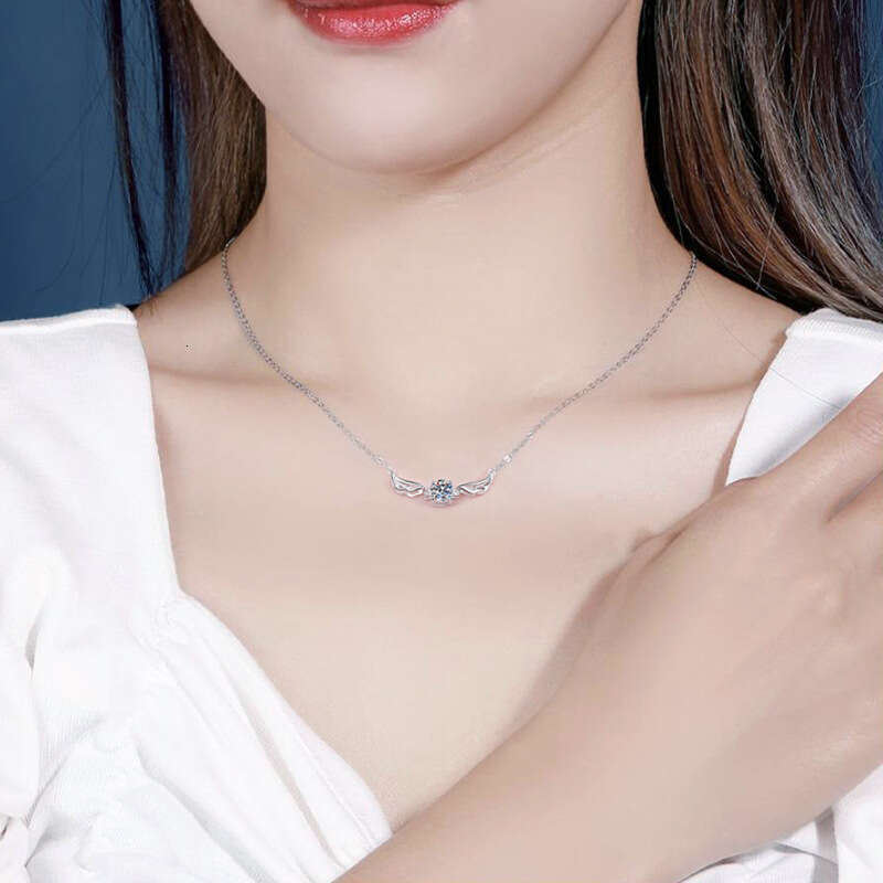 Clavicle Chain for Women S925 S925ier Angel WingS925 Necklace VerS925atile MoiS925S925anite One caratS925 Pendant b01