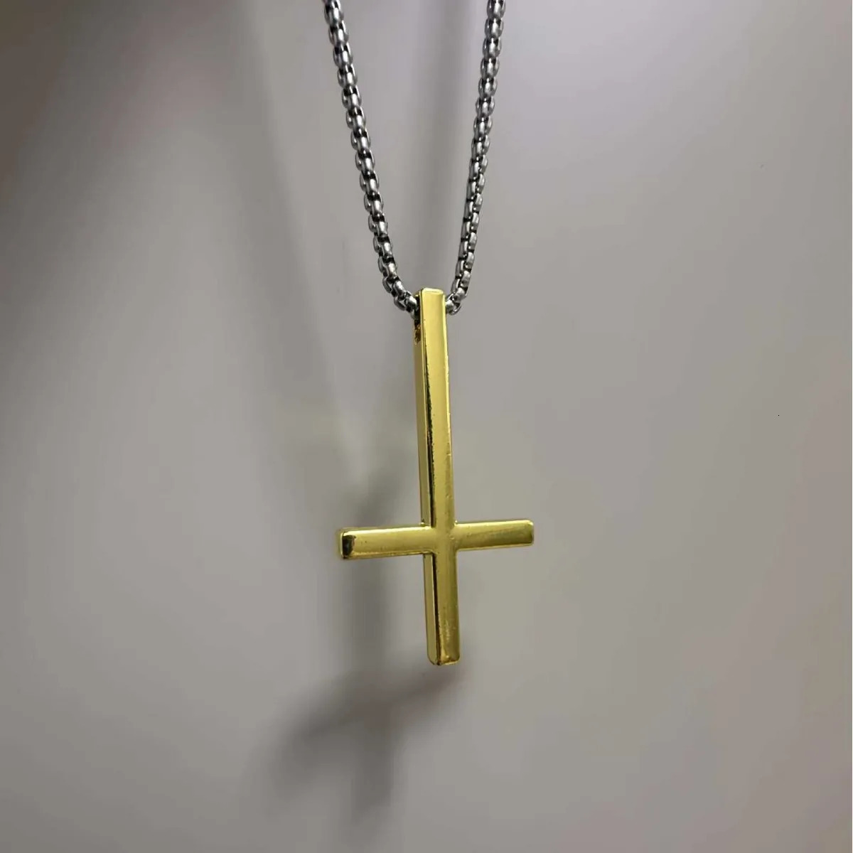 Inverted cross necklacepunk jewelrystainles steelgold ColorminimalisthippieGothic accessoryY2kcross Choker For Women Man 250701