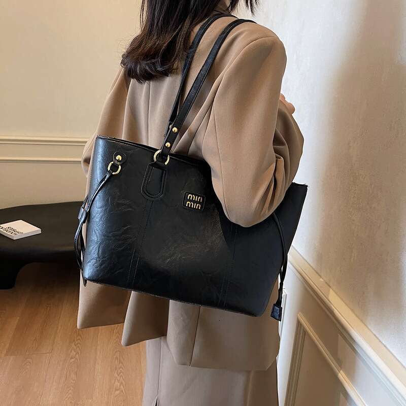 Commuting Tote Autumn Winter New Large Capacity Fashion Single Shoulder Underarm Bag High-end Versatile Handbag for Women
