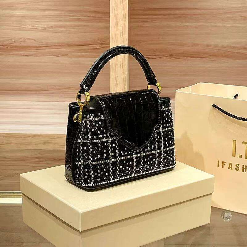 New Women's Top-handle European Style Genuine Leather Embellished Handbag Light Niche Plaid Crossbody Bag