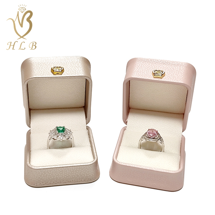 Economical Lightweight Metal Crown-Shaped Jewellery Cases for Efficient Stacking