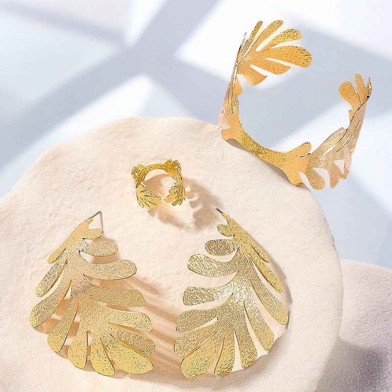 1 of 3 Pieces Earrings Bracelet Ring Set Luxurious Exquisite Trendy Personality