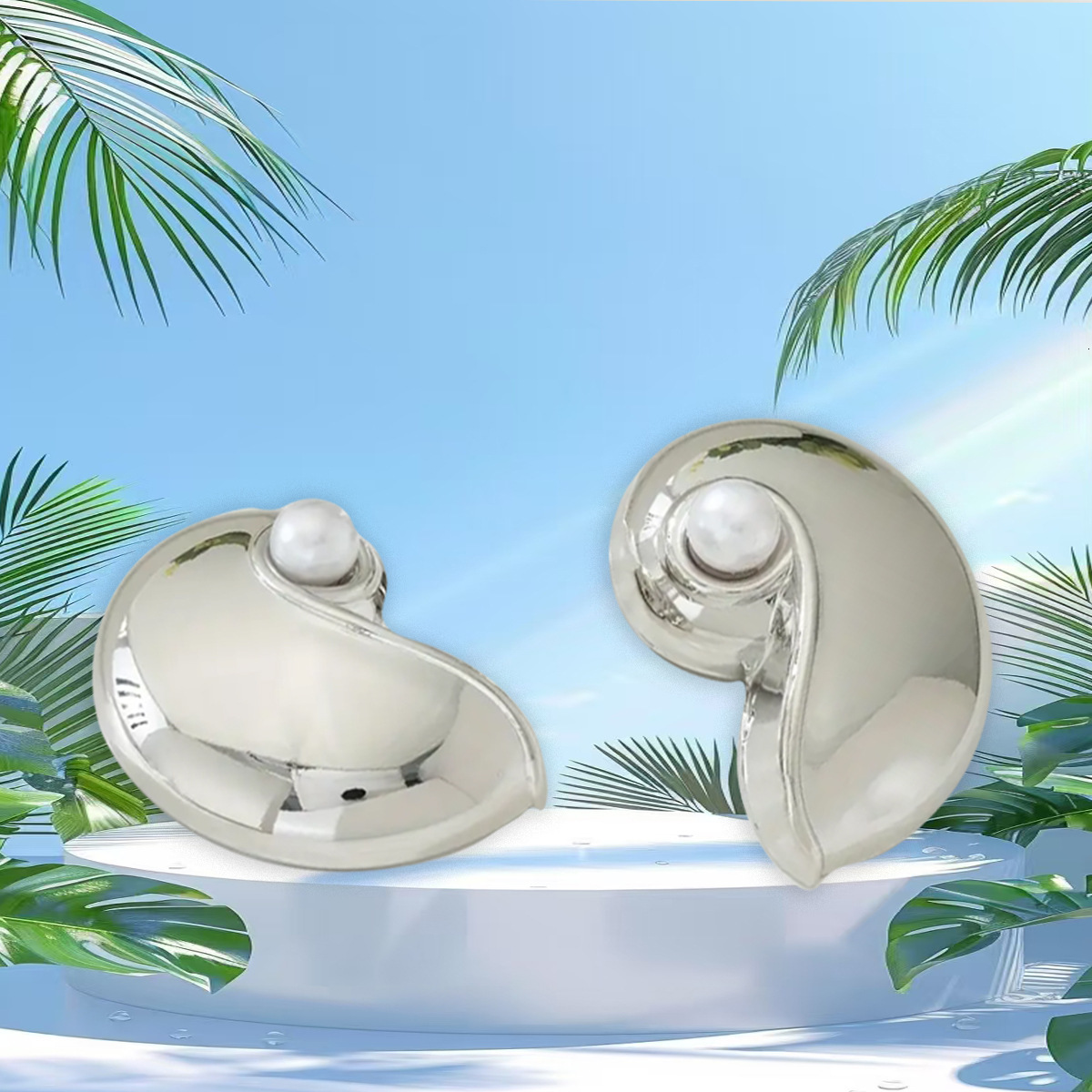 A Pair of Inlaid Imitation Pearl Conch Fashion Earrings, Suitable Daily Casual and Vacation Wear for Women