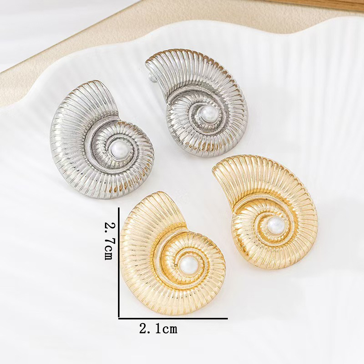 Vintage Retro Imitation Pearl Conch Starfish Shell Beach Vacation Style Stud Earrings