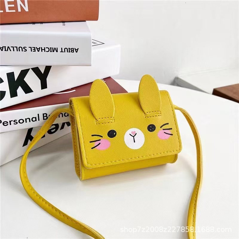 Designer 2025 Summer Women's Bag New Fashionable Girl's Small Bag High End Cute Shoulder Bag Crossbody Bag Free Shipping
