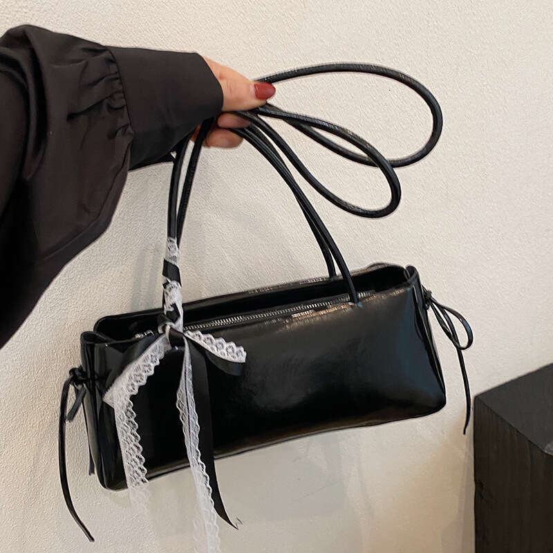 Korean Niche Fashion Underarm for Women 2025 New Simple Stylish Bowknot Shoulder Versatile Commuter Bag