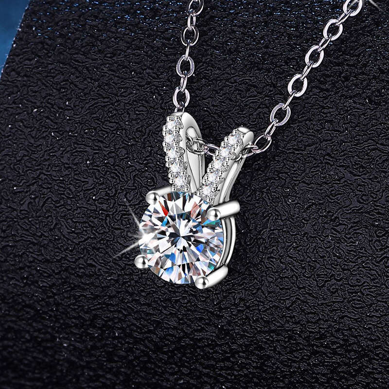 S925 Pure S925ier Four-Claw S925imple Rabbit Ear Pendant 1 caratS925 MoiS925S925anite Necklace 9e8