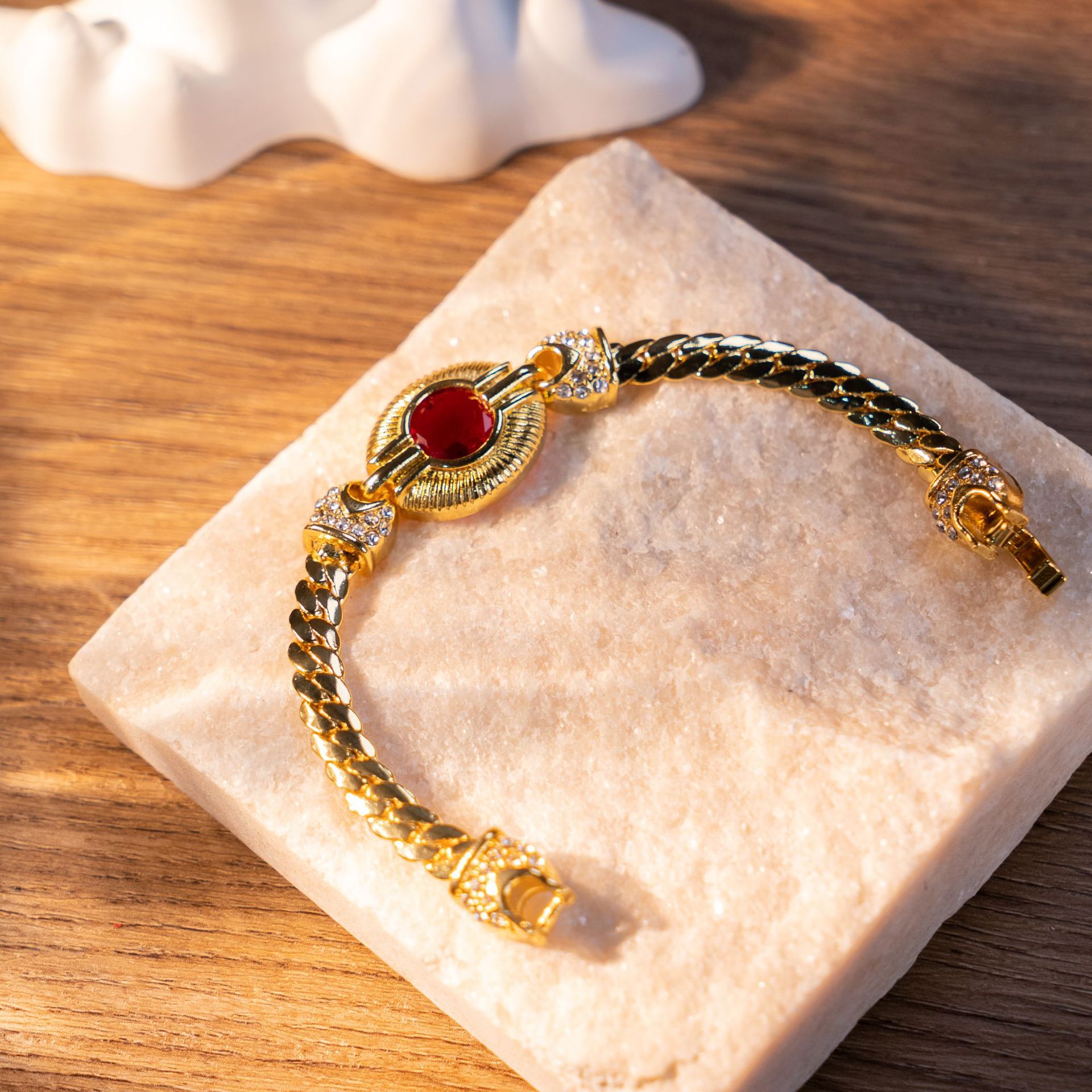 Chic Western Aesthetic Necklace Ensemble Featuring Long-lasting Antique Finish