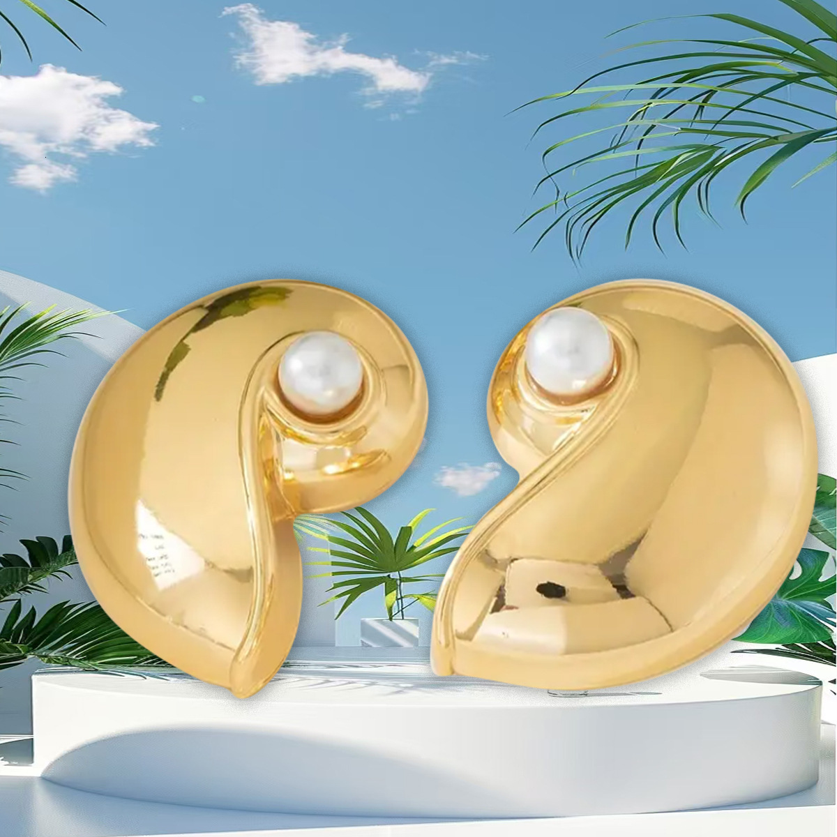 A Pair of Inlaid Imitation Pearl Conch Fashion Earrings, Suitable Daily Casual and Vacation Wear for Women