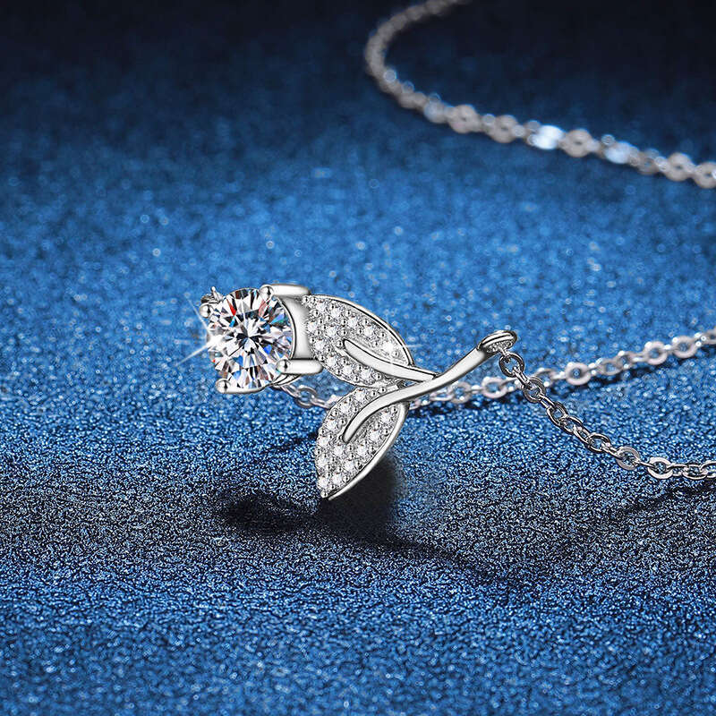 S925terling S925ier MoiS925S925anite 1 caratS925 2025 New Niche VerS925atile Wind Blowing LeaveS925 Necklace for Women a5f