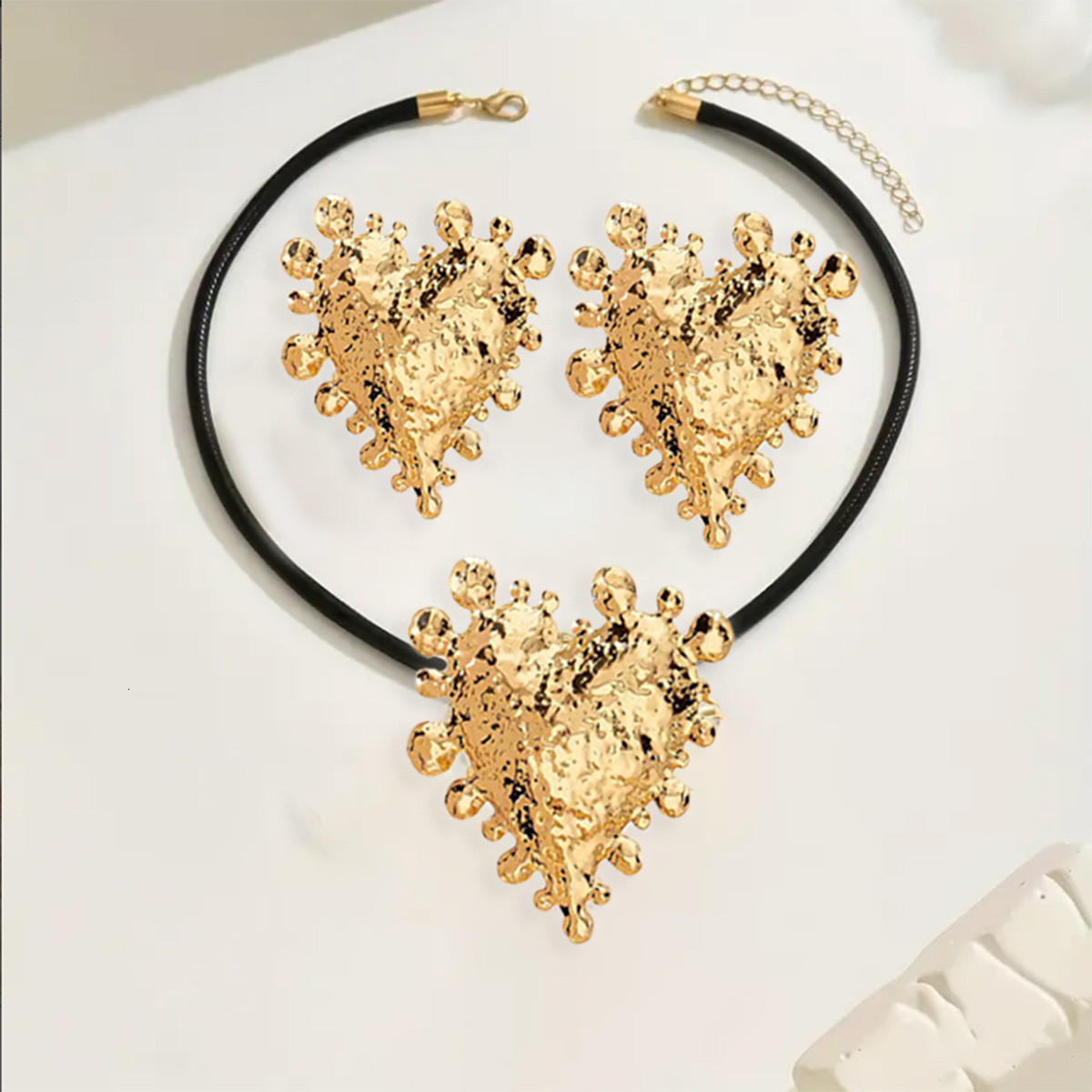 Trendy New Irregular Heart Earrings Necklace Set Personality Fashion Elegant Light Exquisite Jewelry