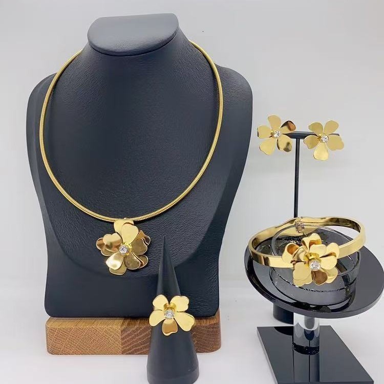 18K Gold Color Jewelry Set Ethiopian Simple Fashion est Earrings Necklace Bangle Ring Italy Pendant Jewelry Gift 240826