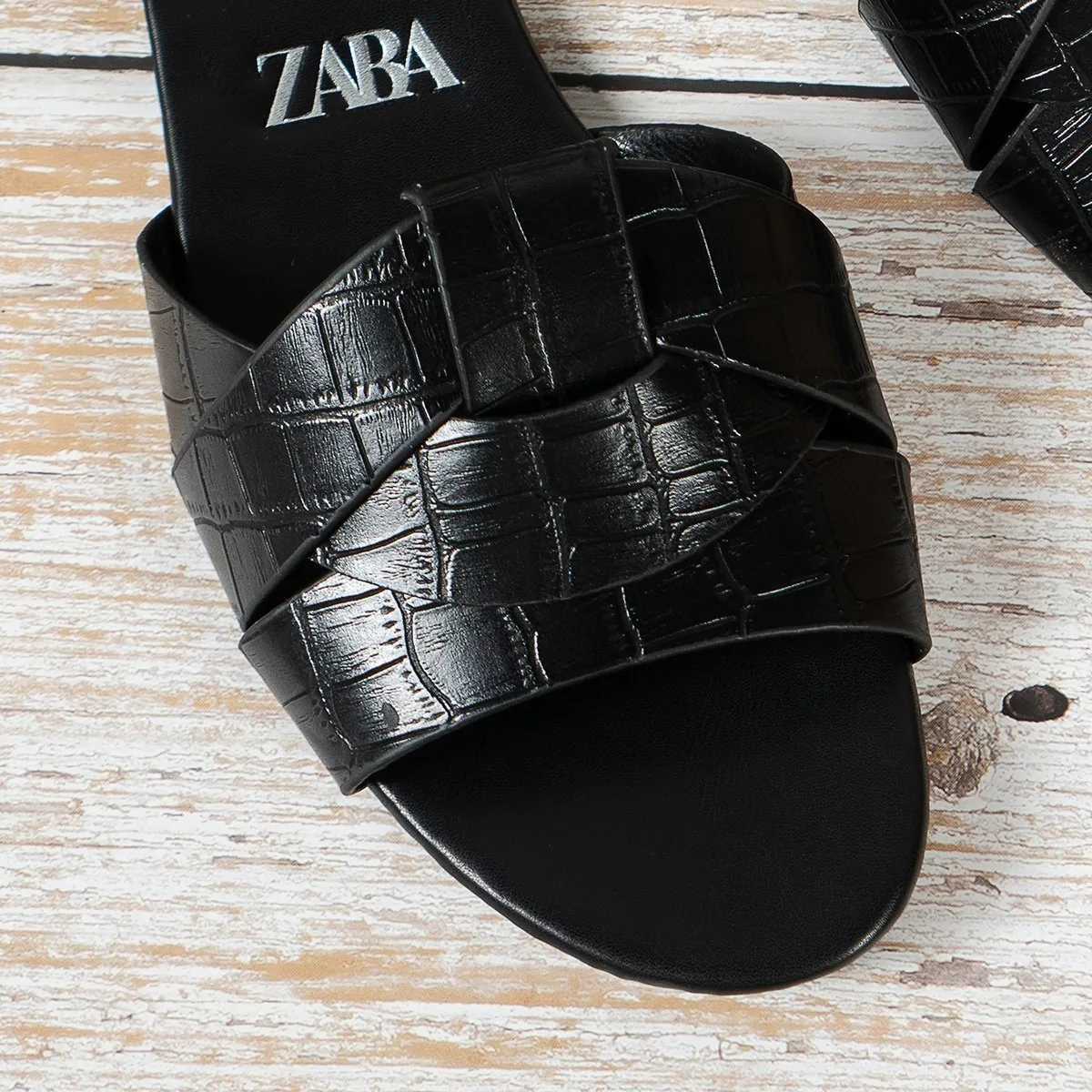 Hot Selling Summer Slippers Ladies Slides Sandals New Fashion Design Beach Flip Flops Flat Shoes for Women Slippers Shoes W250704