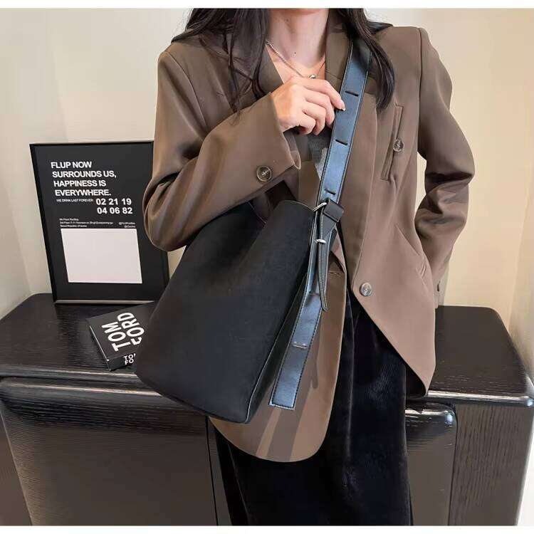NIGEDU Women Bucket Matte Leather Female Messenger Crossbody bag Wide strap Shoulder Bag for lady handbag bolsos black