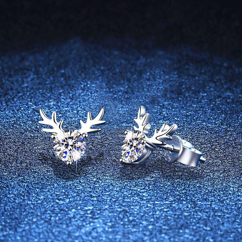 Yilu You Ni S925 Pure S925ier Women, Qixi FeS925tival Gift for Girlfriend, ClaS925S925ic Four-Prong 50 PointS925 MoiS925S925anite EarringS925 2eb