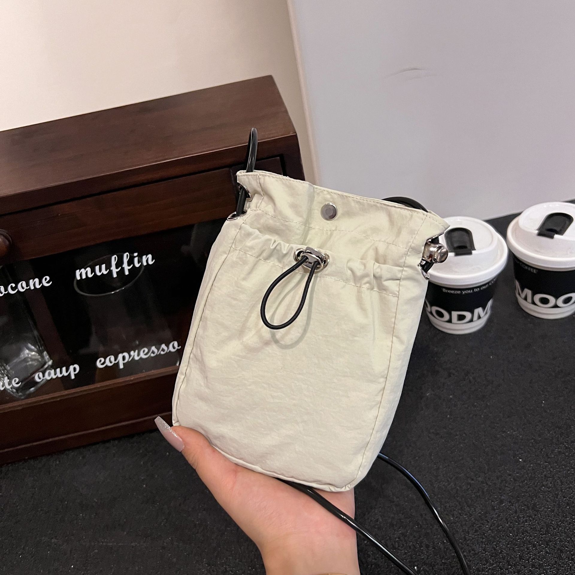 Designer's Minimalist Style Women's Phone Bag With Drawstring Canvas Pouch, Fashionable And Trendy Multifunctional Mini Shoulder Width Coin 