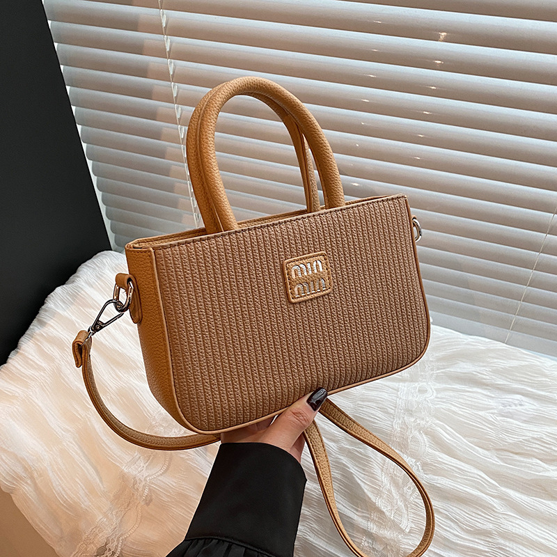 free shipping designer Shoulder Bags Fashion Handheld Small Square Bag for Women 2025 New Style Western Commuter Versatile Crossbody Bag