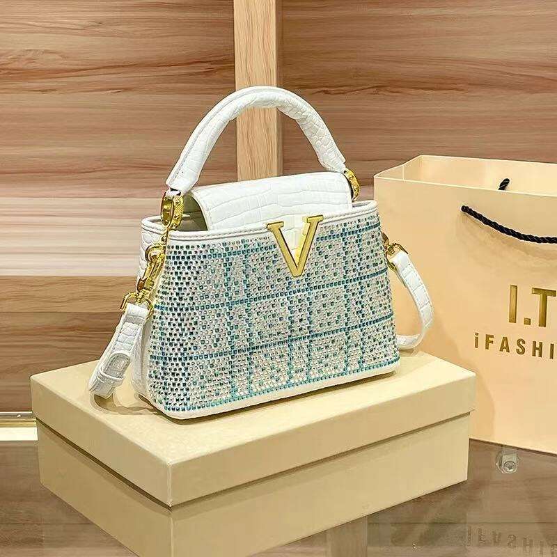 New Women's Top-handle European Style Genuine Leather Embellished Handbag Light Niche Plaid Crossbody Bag