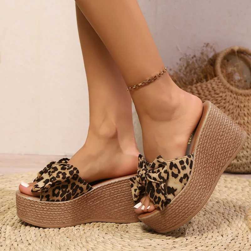 Summer Womens Wedge Slippers Leopard Print Bow Tie Waterproof Platform Slippers Outdoor Leisure Large Size Womens Shoes W250704