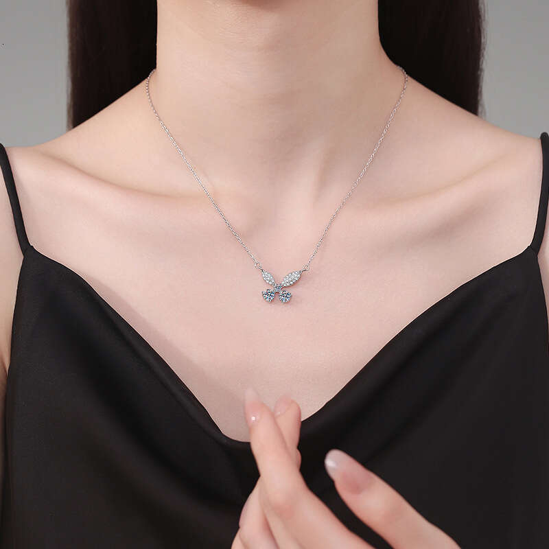 Live S925treaming Pure S925ier Light Butterfly Pendant 1 caratS925 MoiS925S925anite Necklace 5da
