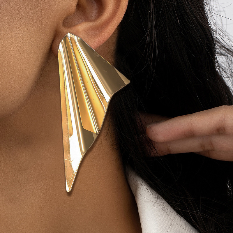 Niche High-End Fashion Geometric Design Suitable for Women's Daily Wear and Parties Elegant Earrings