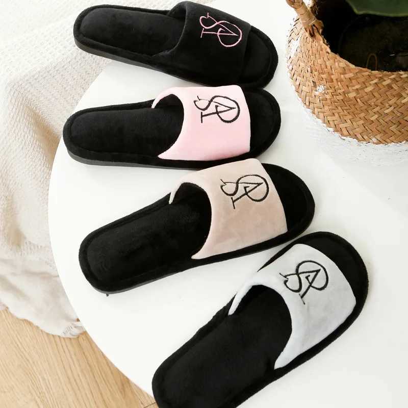 Spring 2024 Male Female Soft Cloud Slippers Sneaker Mens Home Plush Fur Flip Flops Ladies Plus Size 44 45 Women Shoes W250704