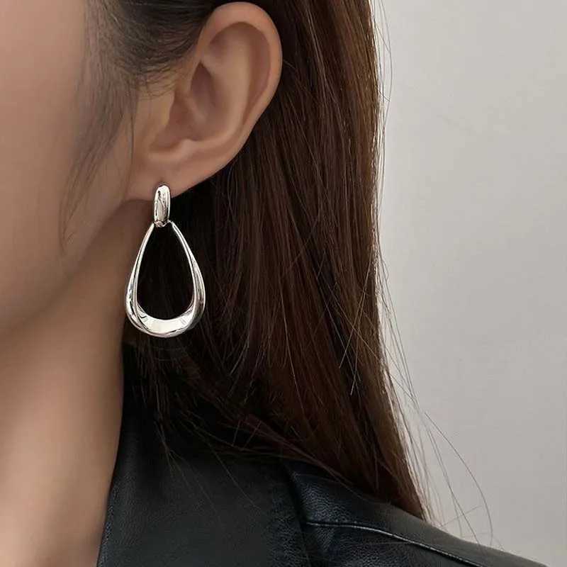 Fashion Hollow Water Drop Earrings for Women ic Simple Metal Geometric Smooth Personty Drop Earrings Jewelry Party Gifts Y250704
