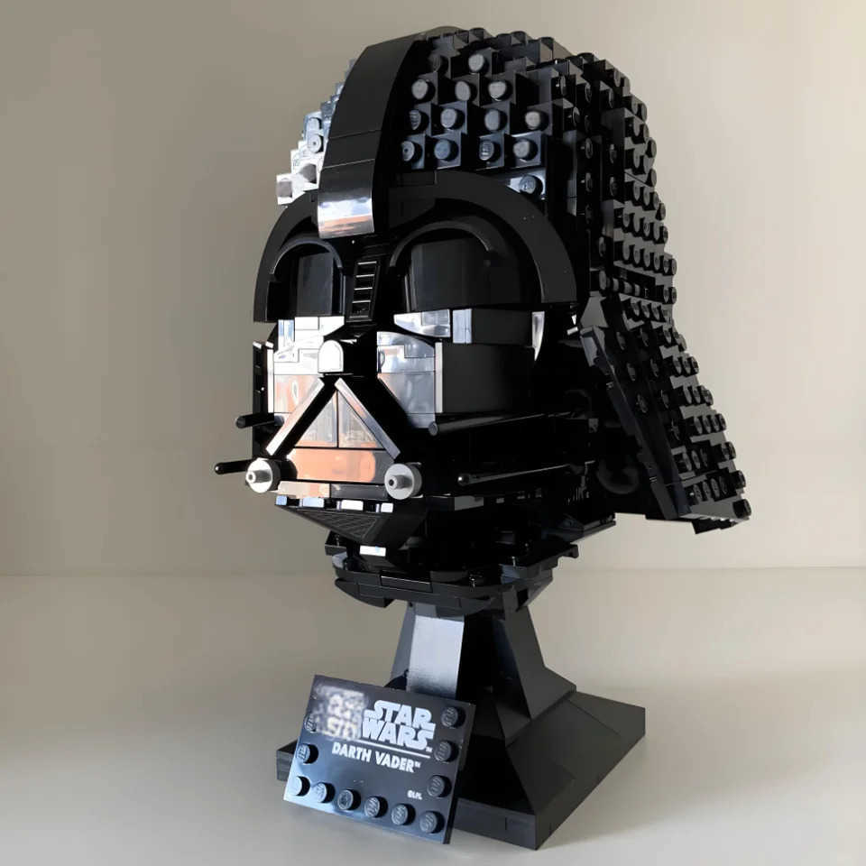 DISNEY 834pcs MINISO Disney Star Battle Imperial Starfighter Darth Vader Helmet 75304 Building Blocks Model for Holiday Birthday Gifts W20250704
