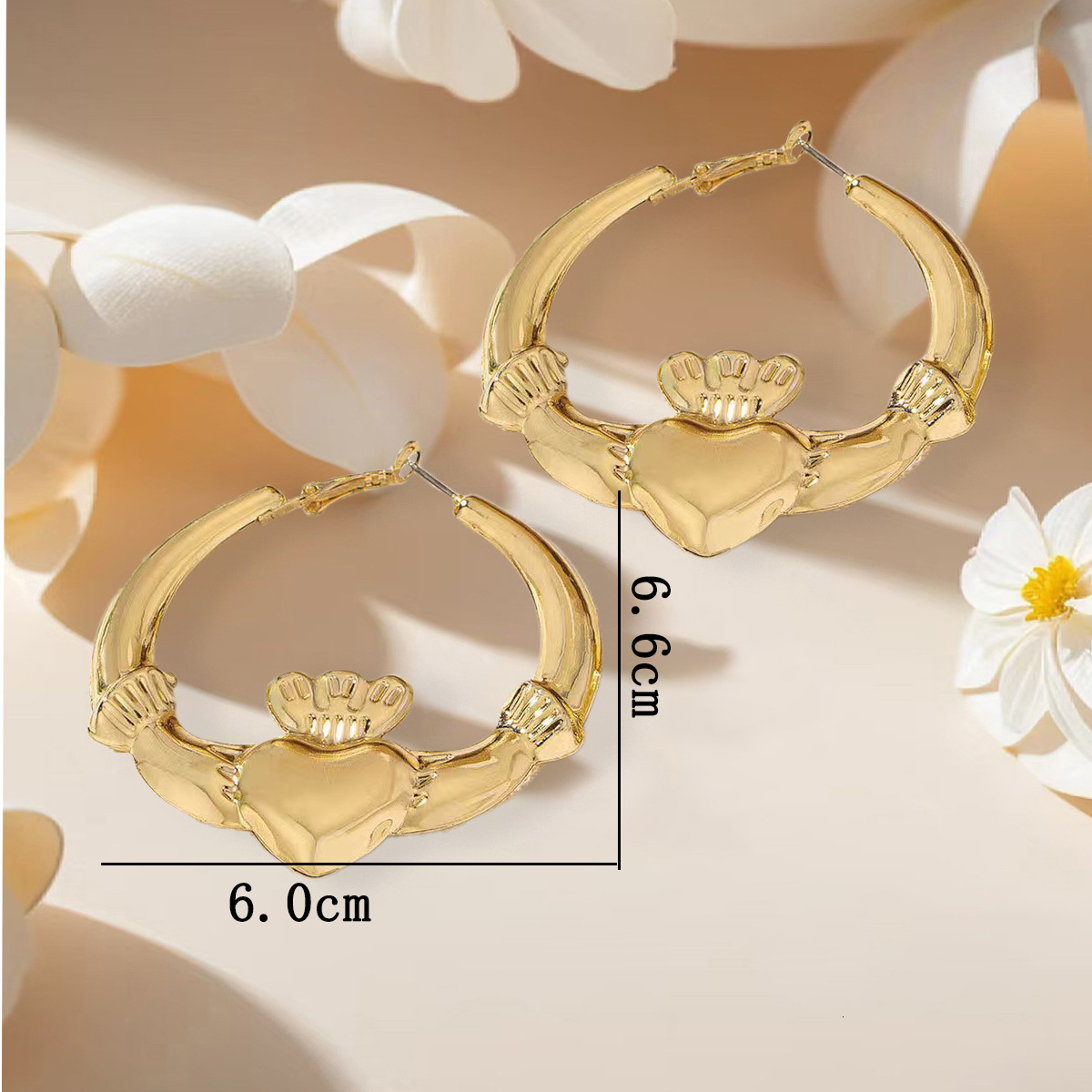 New Exaggerated Heart Hoop Fashion Trend Sweet Large Earrings Hoops