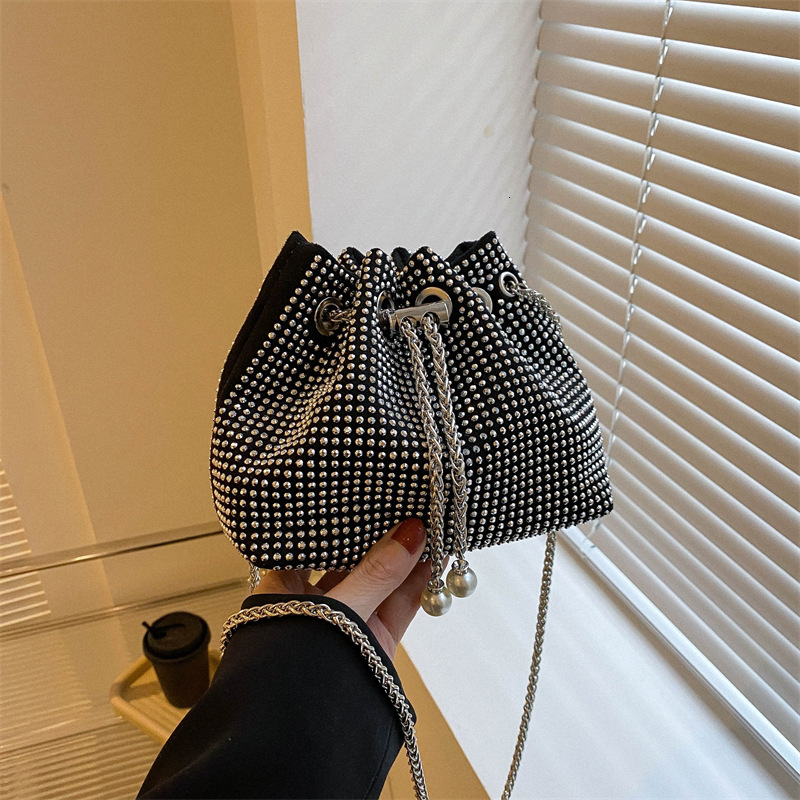 Freight Free Fashion Trend Women's Small Bag 2025 Designer's New Spring Korean Version Shiny Diamond Messenger Bag Internet Celebrity Chain 