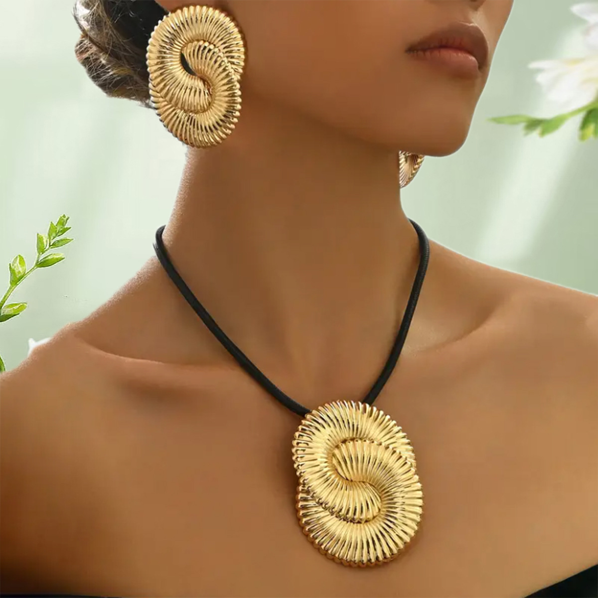 Fashion Geometric Twisted Spiral 8 Number Flower Shape Choker Personality Exaggerated Wave Women's Necklace