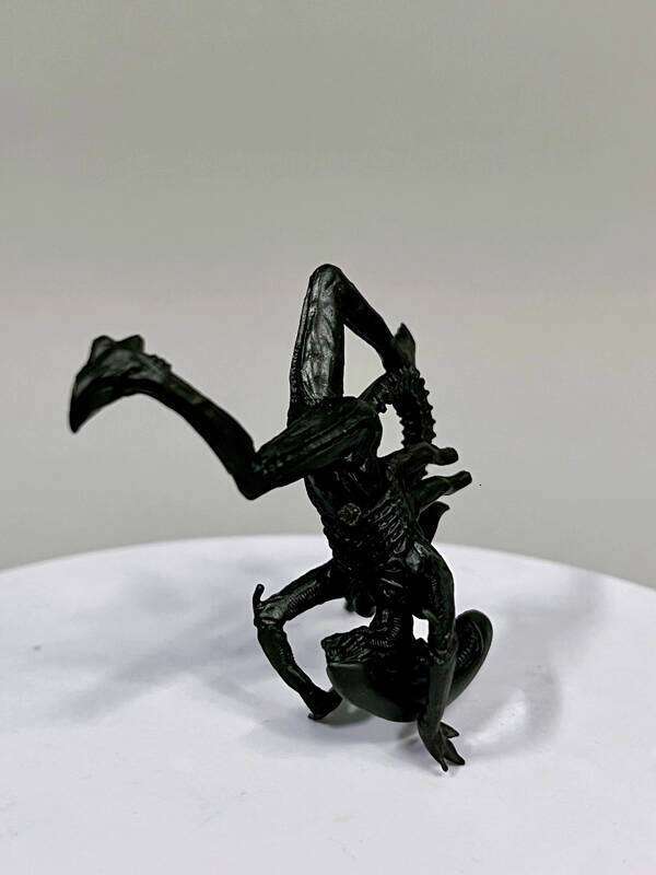 Genuine Alien Monster Trendy Toy Figurine Mini Model