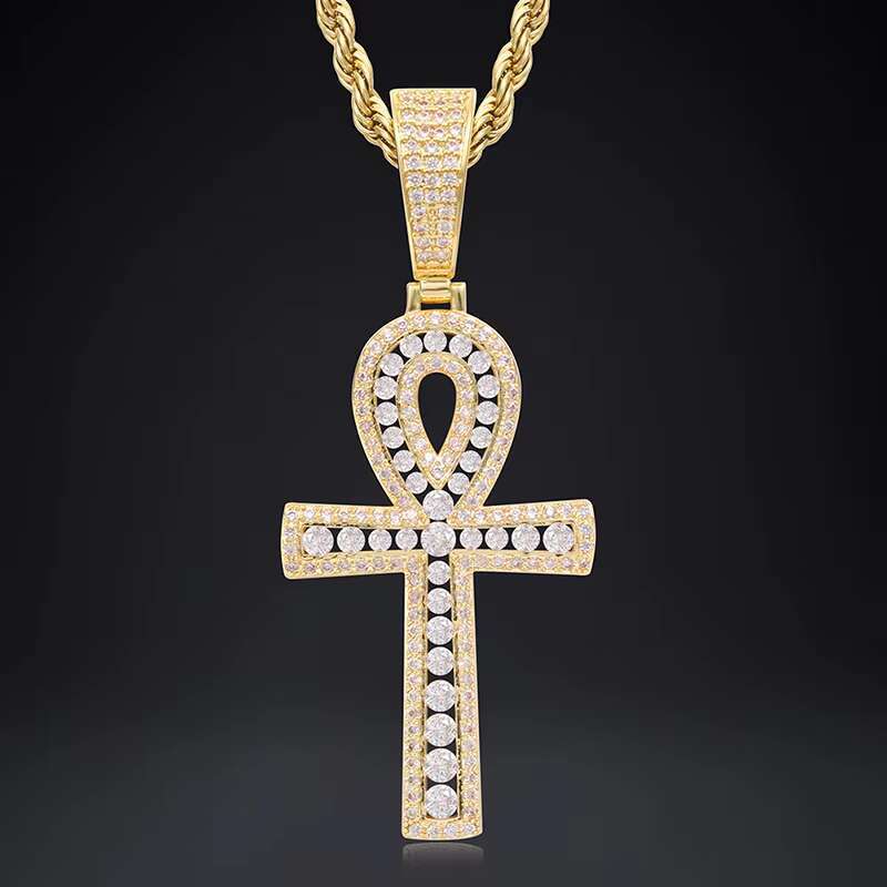 Hot Sale High Quality Fashion Iced Out Moissanite/Zircon Cross Pendant for Necklaces