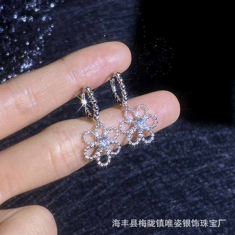 S925 Pure S925ier D Color MoiS925S925anite French Five-Petal Flower Camellia EarringS925 for Women 814