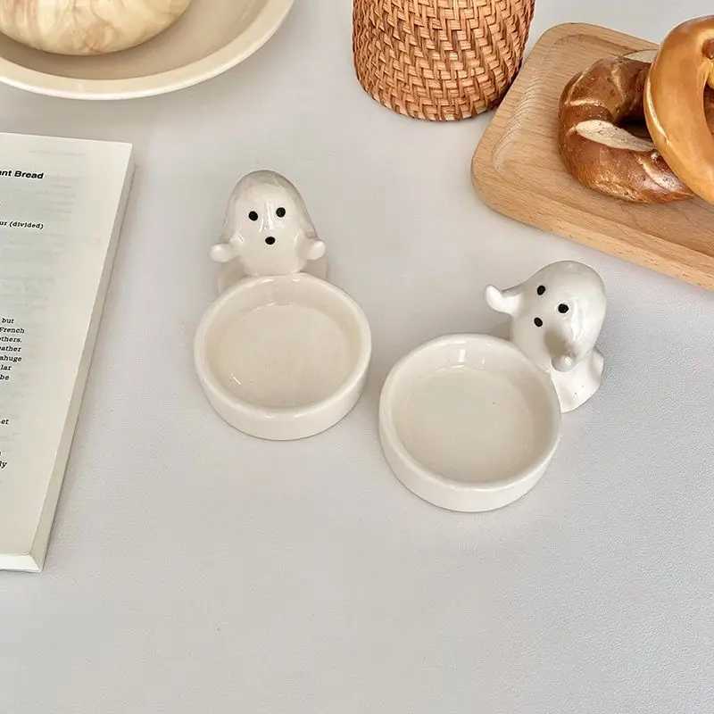 Creative and Quirky Ghost Candle Holder Aromatherapy Candle Base Atmospheric Decoration Cute Ceramic Design Candle Holder W250704