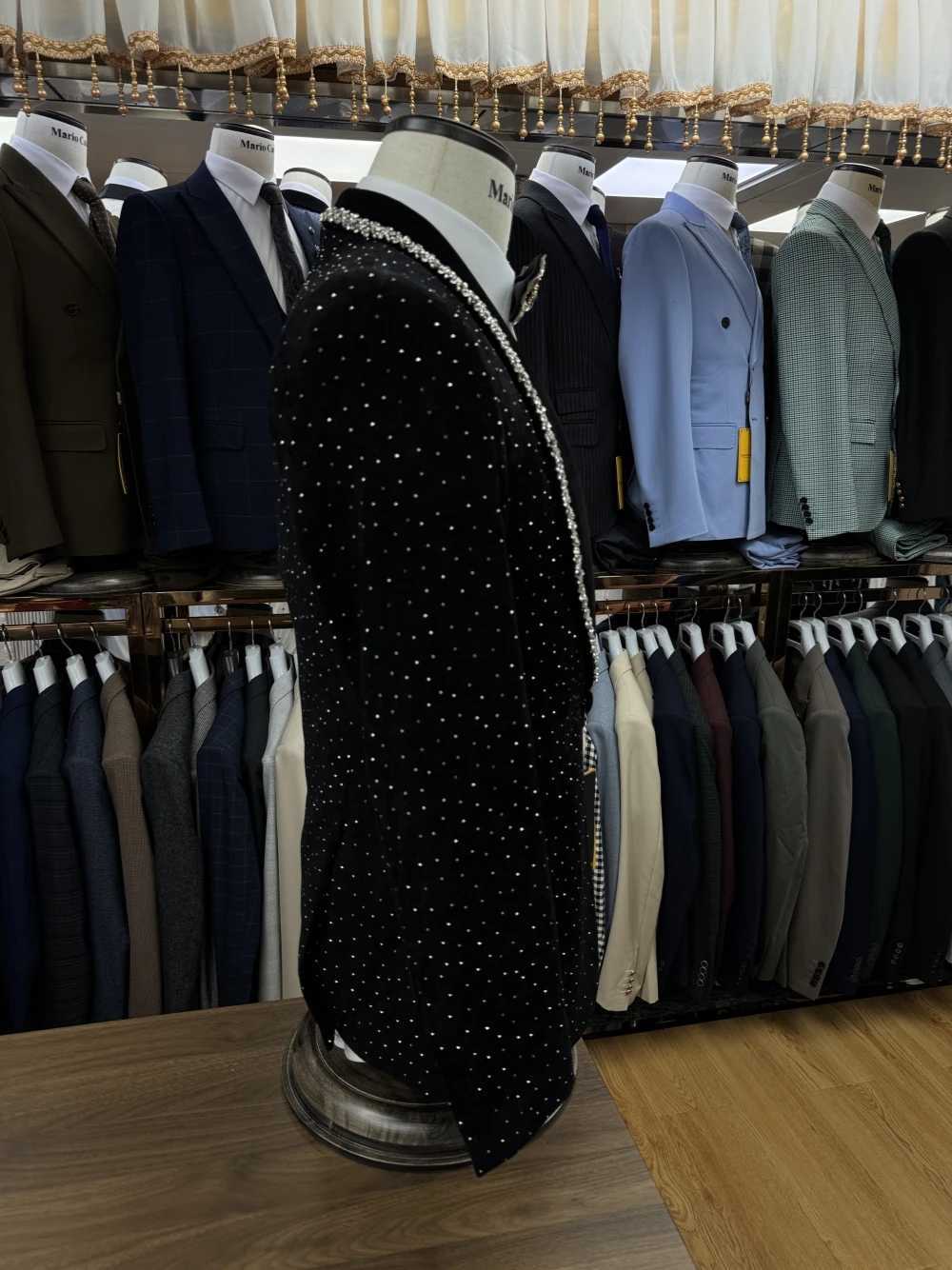 Luxurious Textured Mens Suit Stylish Beaded Party Date Tuxedo Crystals Celebrity Groom Wear Charming Jacket Vest Pants Set X250704