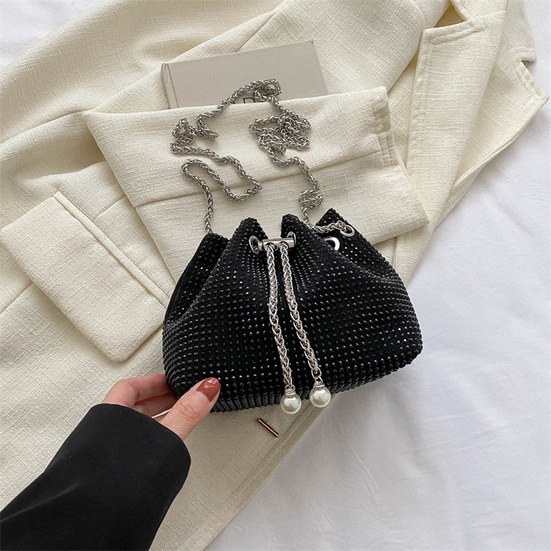Freight Free Fashion Trend Women's Small Bag 2025 Designer's New Spring Korean Version Shiny Diamond Messenger Bag Internet Celebrity Chain 