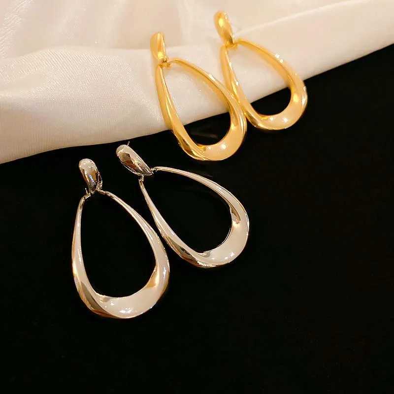 Fashion Hollow Water Drop Earrings for Women ic Simple Metal Geometric Smooth Personty Drop Earrings Jewelry Party Gifts Y250704