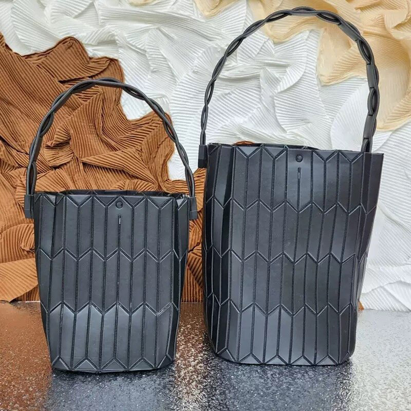 2025 Designer Summer New Fashion Three House Fashion Internet Celebrity Hollow Bucket Bag Diamond Pattern Basket Bag Hand-held Lady Bag