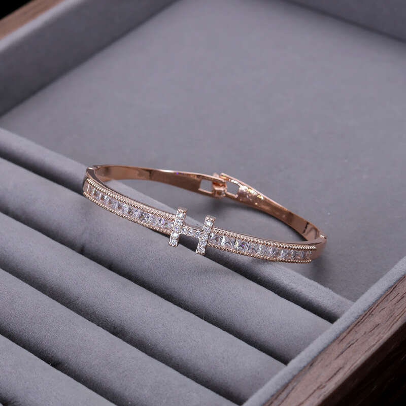 2025 INS new hot selling luxury jewelry designer bracelet with letter H plated 18 gold and diamond studded buckle high-end exquisite and versatile OL 