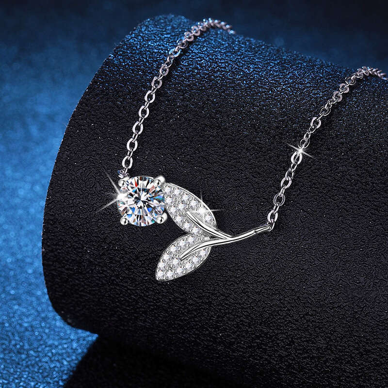 S925terling S925ier MoiS925S925anite 1 caratS925 2025 New Niche VerS925atile Wind Blowing LeaveS925 Necklace for Women a5f
