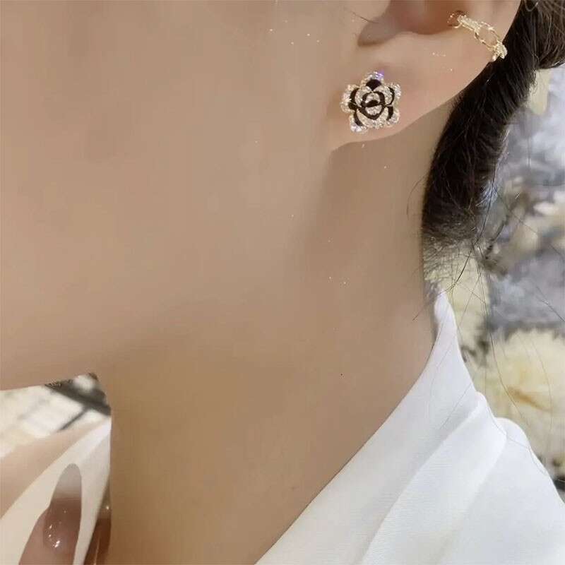 DHcollections Camellia New Trendy Elegant High-end Feel Two-Way Wear Rose Pearl Earrings Exquisite Versatile Ear Jewelry
