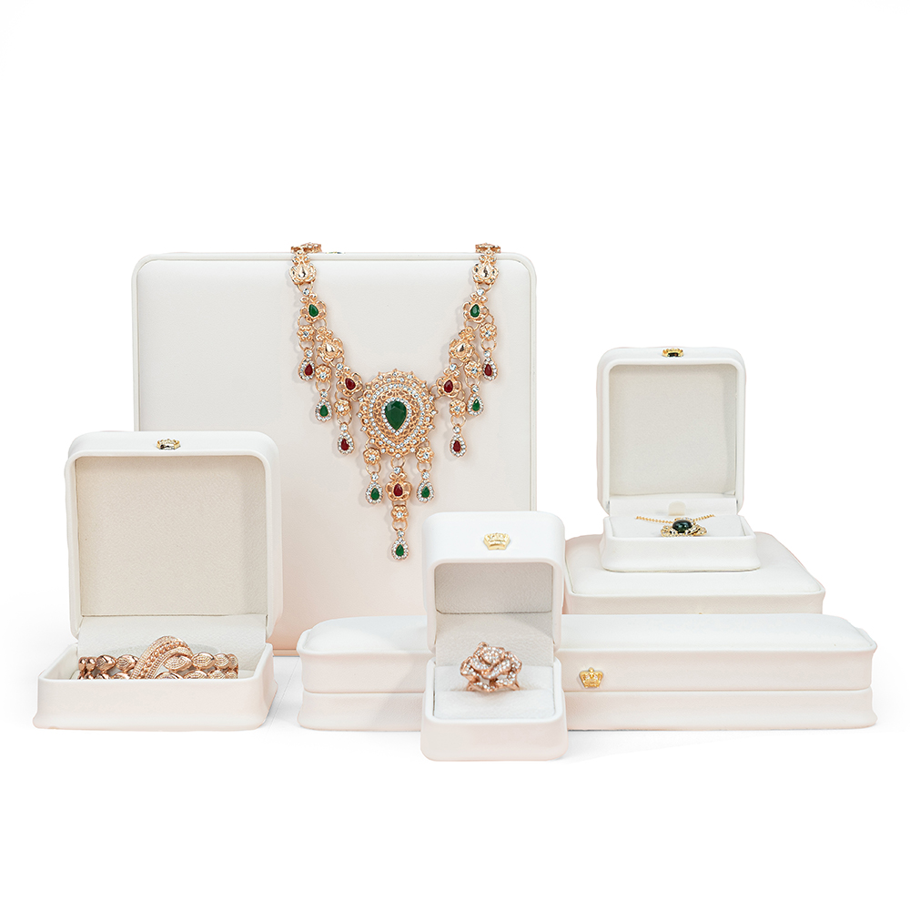 Economical Lightweight Metal Crown-Shaped Jewellery Cases for Efficient Stacking